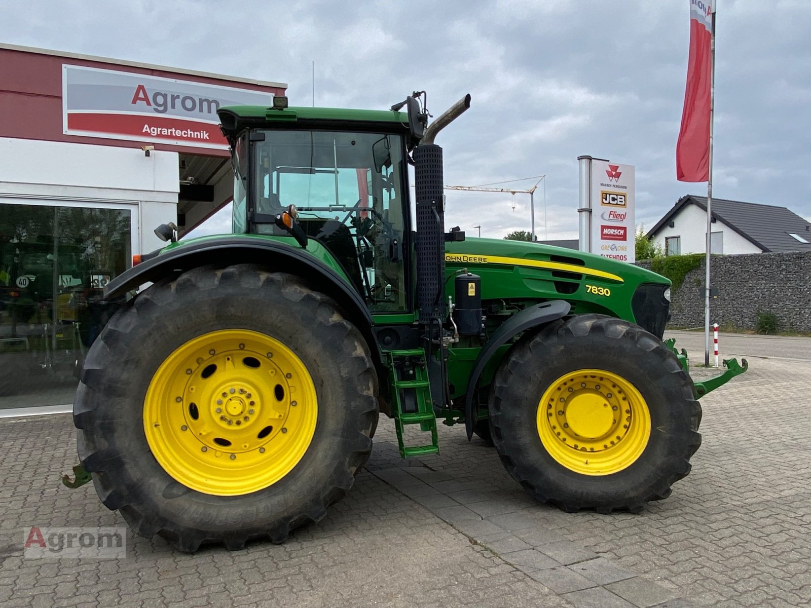 Traktor of the type John Deere 7830, Gebrauchtmaschine in Harthausen (Picture 4)