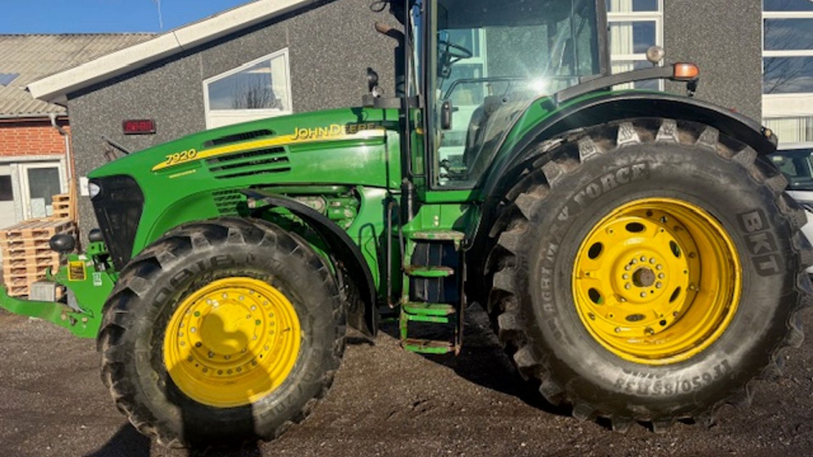 Traktor του τύπου John Deere 7920 AUTOPOWER M AUTOTRAC READY, FRONTLIFT, Gebrauchtmaschine σε Dronninglund (Φωτογραφία 2)