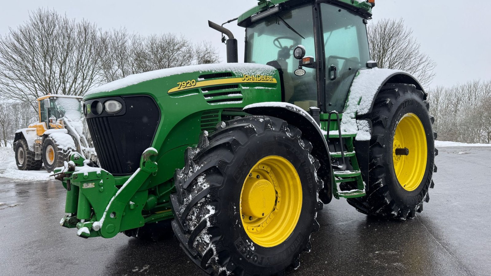 Traktor typu John Deere 7920 EKSTREM FLOT OG NÆSTEN NYE DÆK!, Gebrauchtmaschine v Nørager (Obrázok 1)
