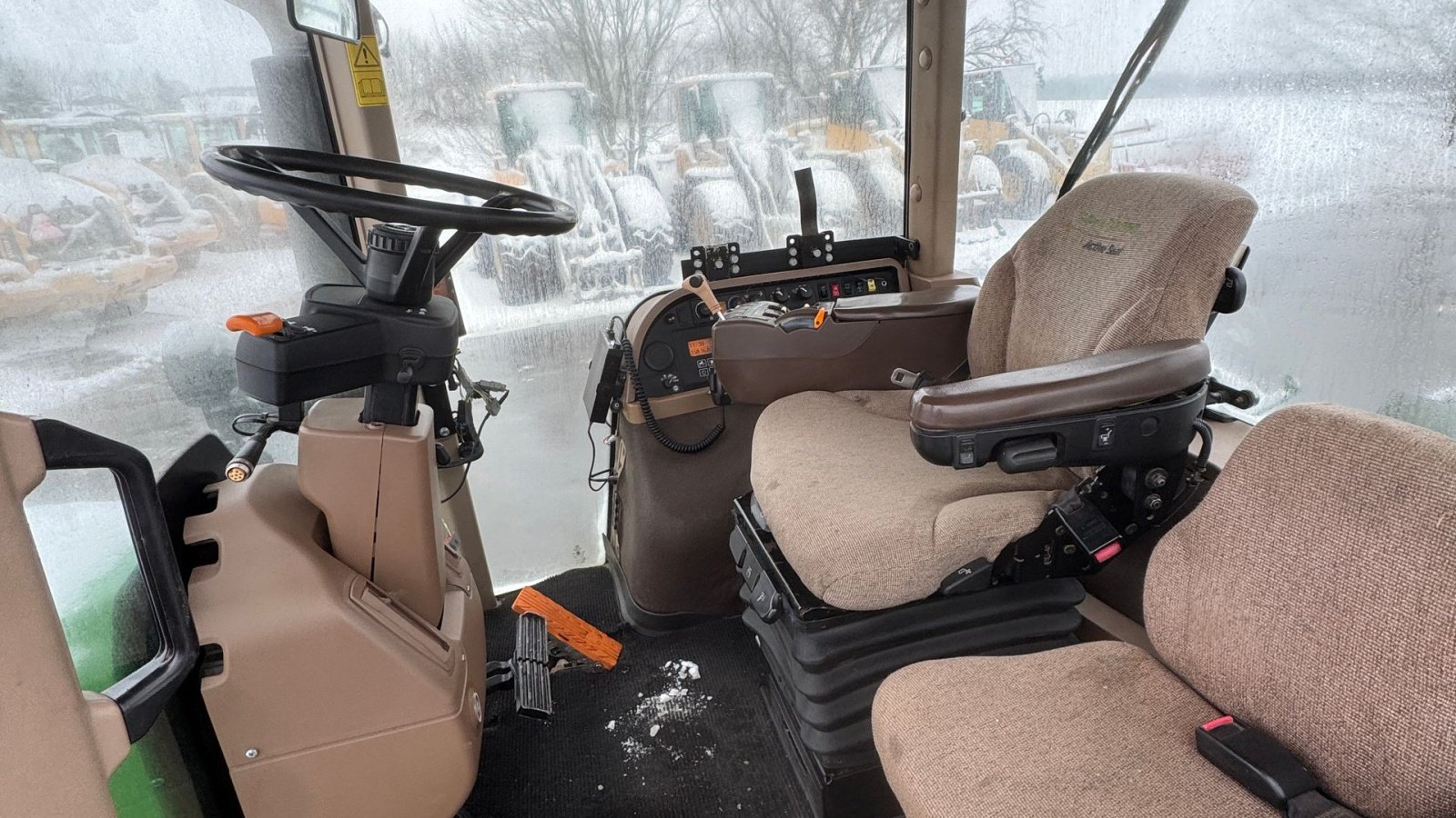 Traktor typu John Deere 7920 EKSTREM FLOT OG NÆSTEN NYE DÆK!, Gebrauchtmaschine v Nørager (Obrázok 17)