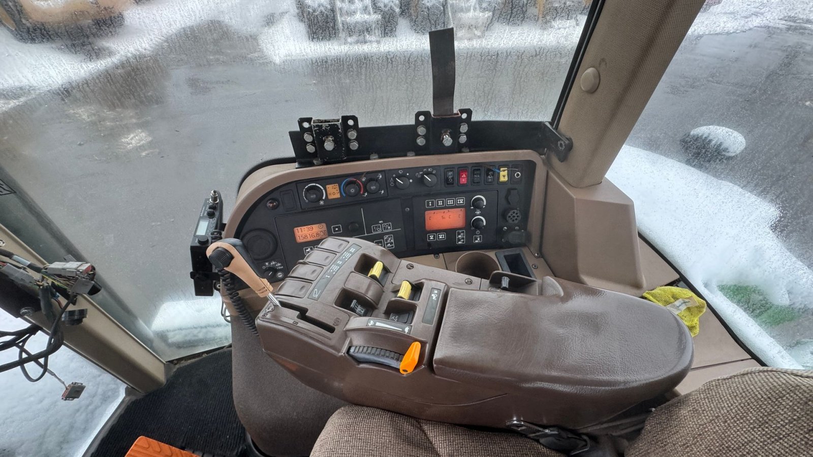 Traktor typu John Deere 7920 EKSTREM FLOT OG NÆSTEN NYE DÆK!, Gebrauchtmaschine v Nørager (Obrázok 18)