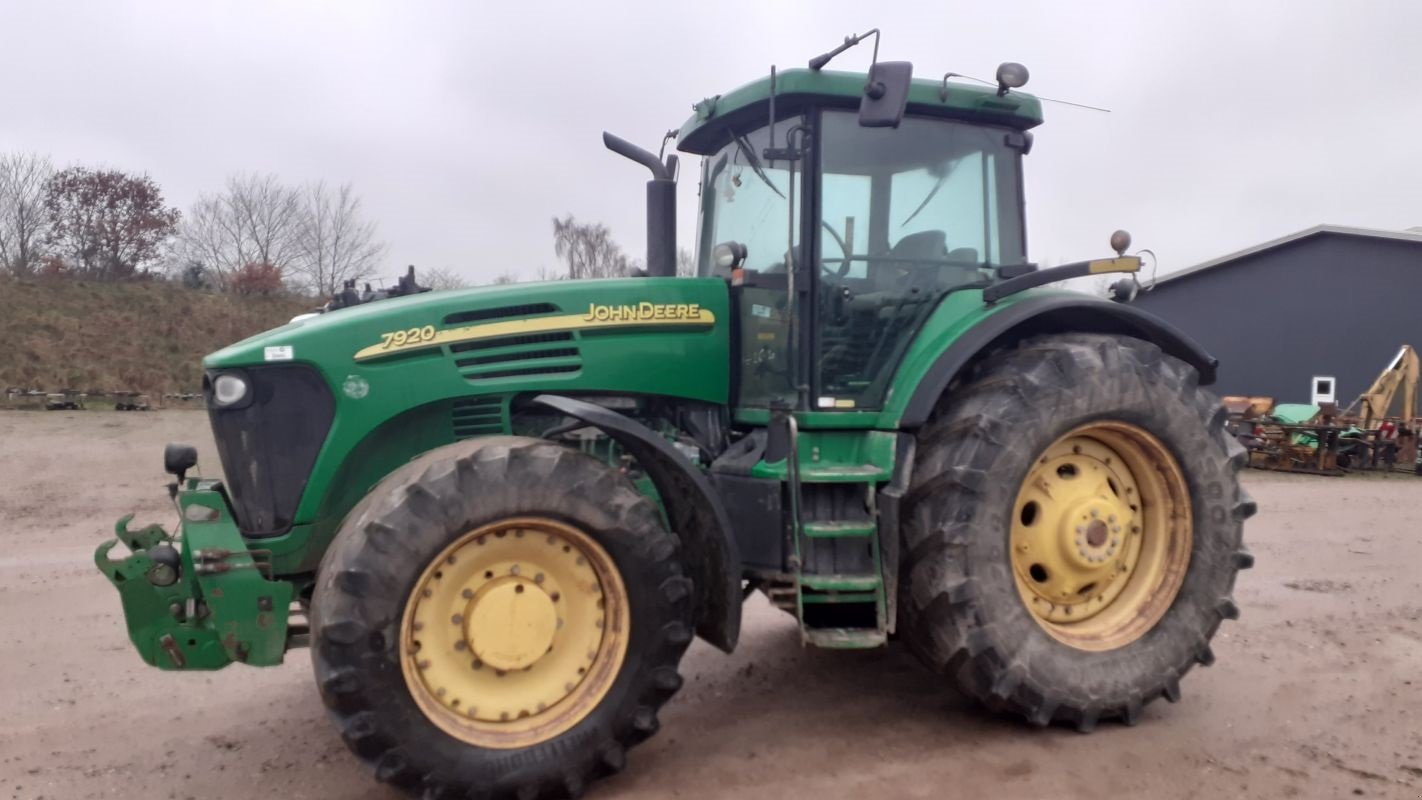 Traktor Türe ait John Deere 7920, Gebrauchtmaschine içinde Viborg (resim 5)