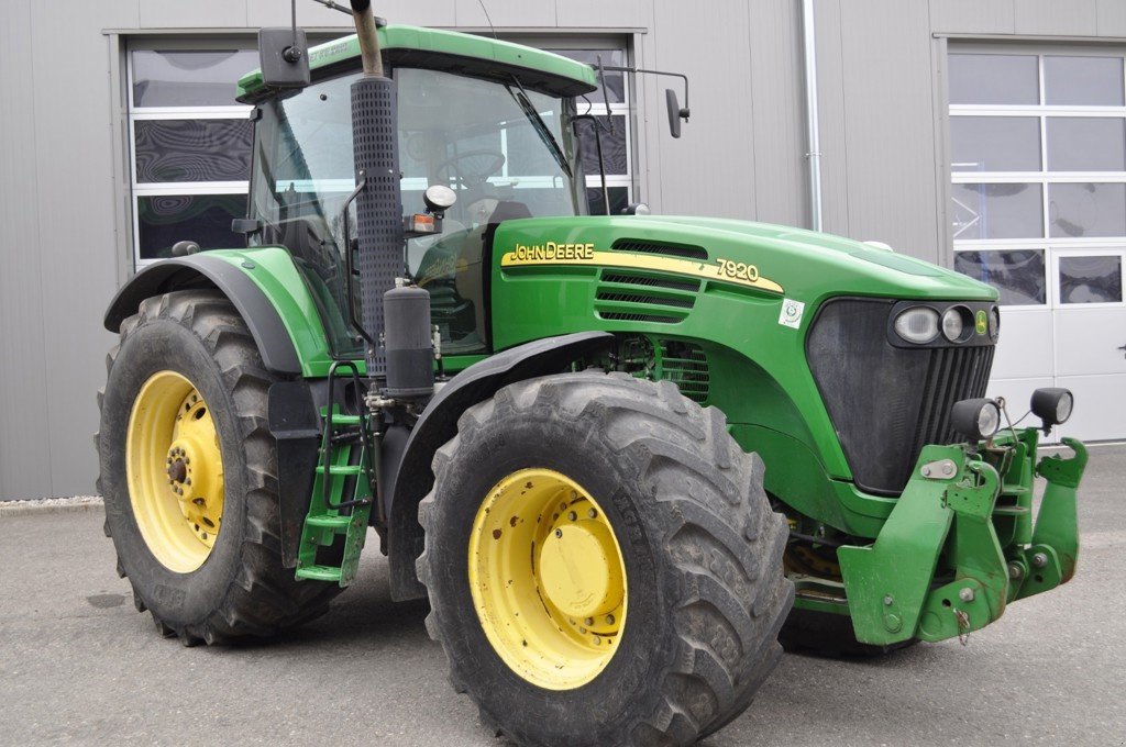 Traktor du type John Deere 7920, Gebrauchtmaschine en Grolley (Photo 1)