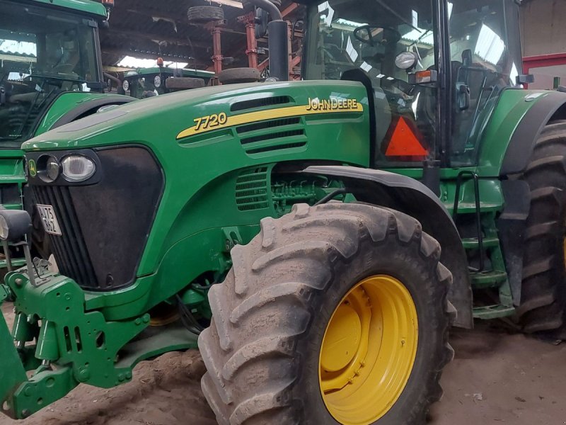 Traktor от тип John Deere 7930 m/frontlift, frontPTO AP, Gebrauchtmaschine в Brædstrup
