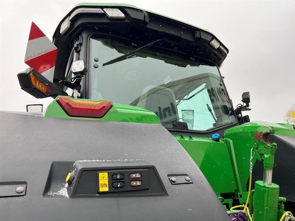 Traktor tipa John Deere 7R 290 SOLGT!!! Kun 600 timer. GPS klar. Stor monitor 4600 ( 10" ). Luftbremser. Hydrauliske bremser. E23 50 km/t., Gebrauchtmaschine u Kolding (Slika 11)