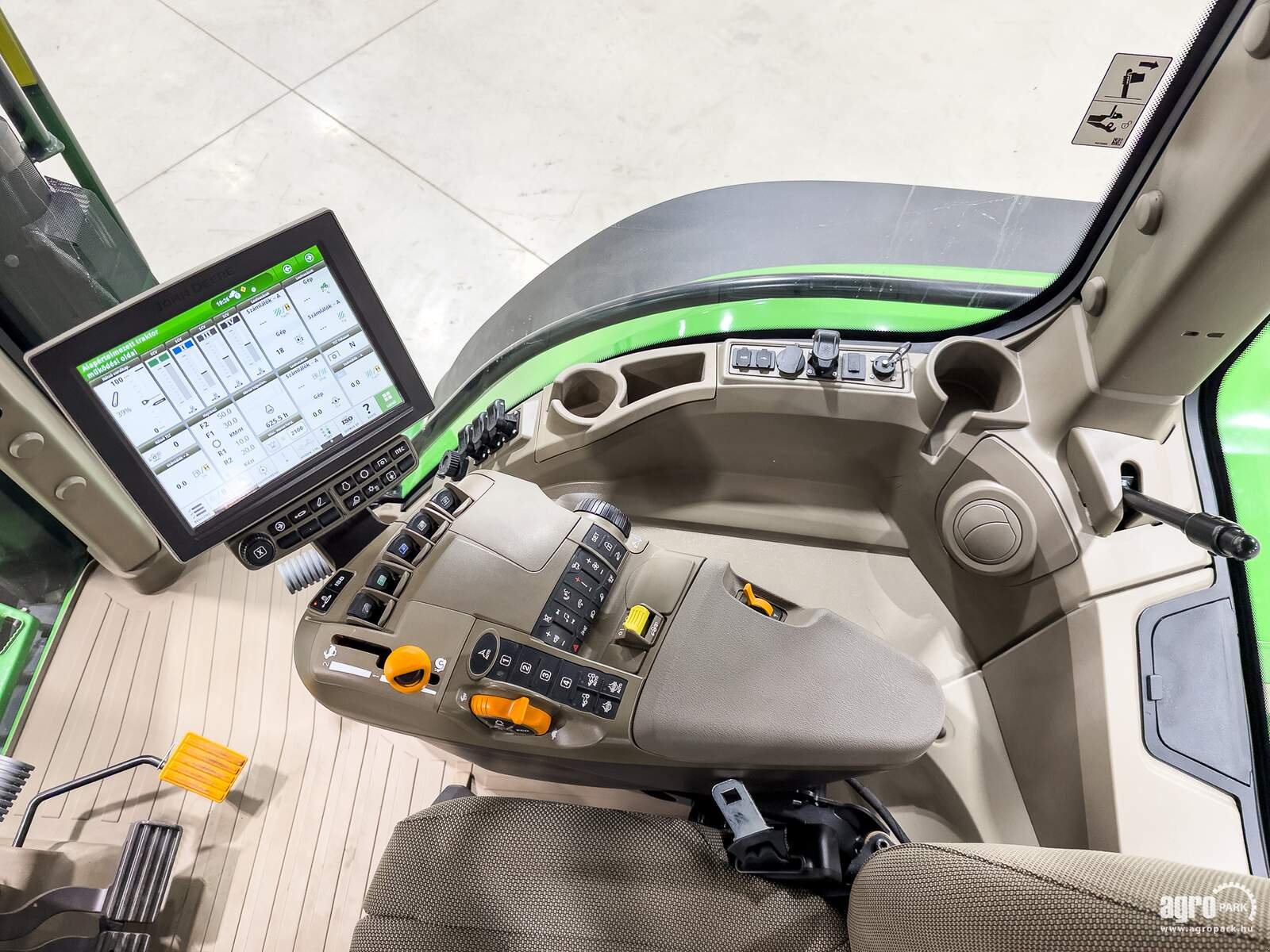 Traktor des Typs John Deere 7R 290, Gebrauchtmaschine in Csengele (Bild 9)