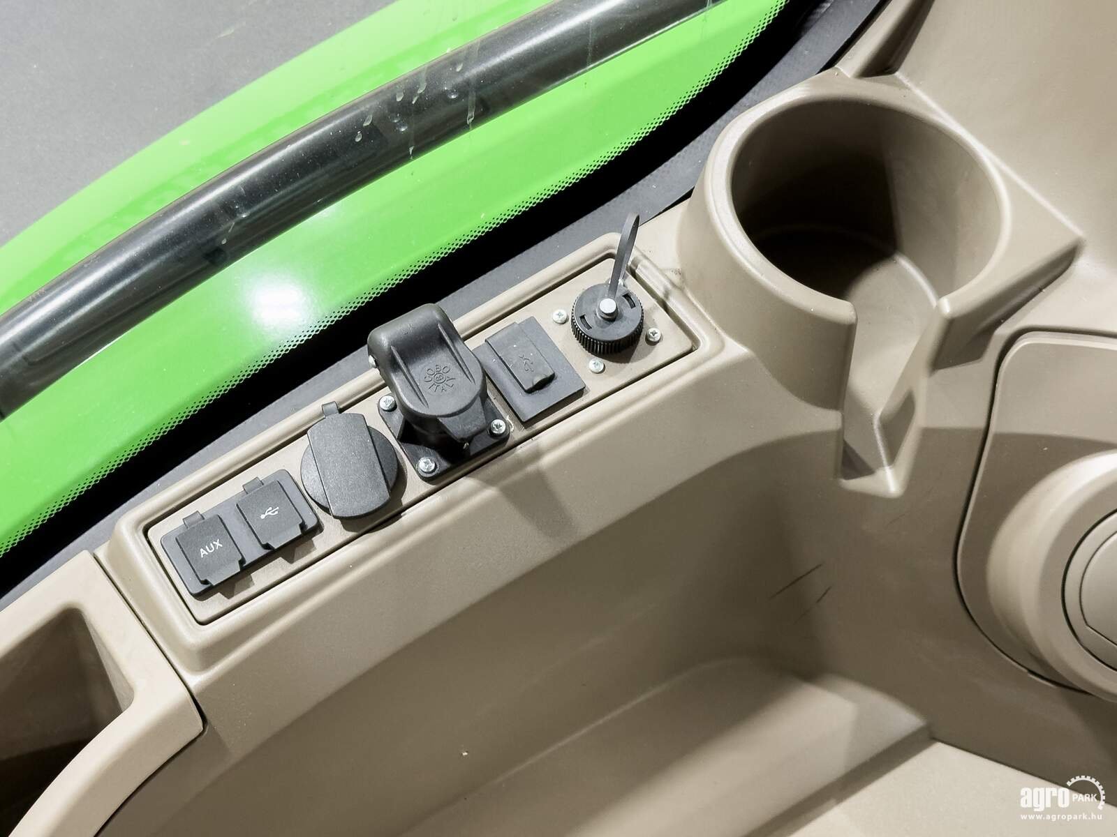 Traktor des Typs John Deere 7R 290, Gebrauchtmaschine in Csengele (Bild 28)