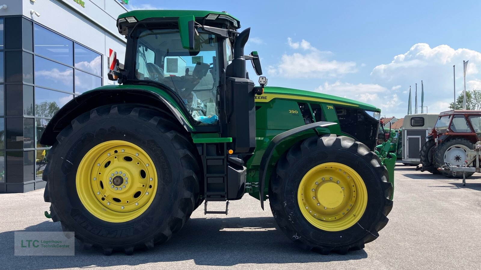 Traktor des Typs John Deere 7R 290, Neumaschine in Eggendorf (Bild 8)