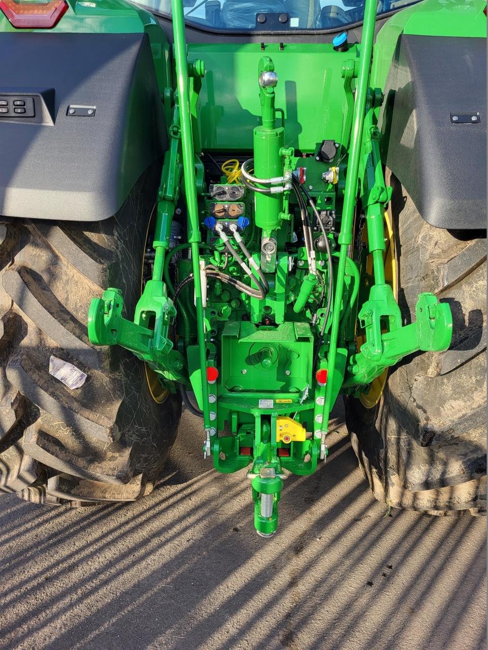 Traktor des Typs John Deere 7R 310, Neumaschine in Niederkirchen (Bild 6)