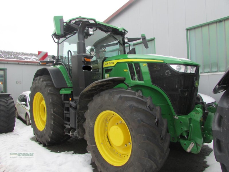 Traktor a típus John Deere 7R 330  e23-50, Neumaschine ekkor: Bad Wildungen - Wega