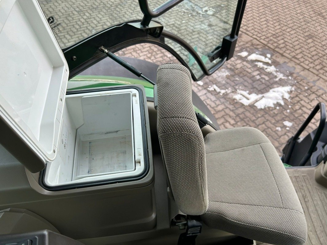 Traktor of the type John Deere 7R 330 e23, Gebrauchtmaschine in Sittensen (Picture 17)