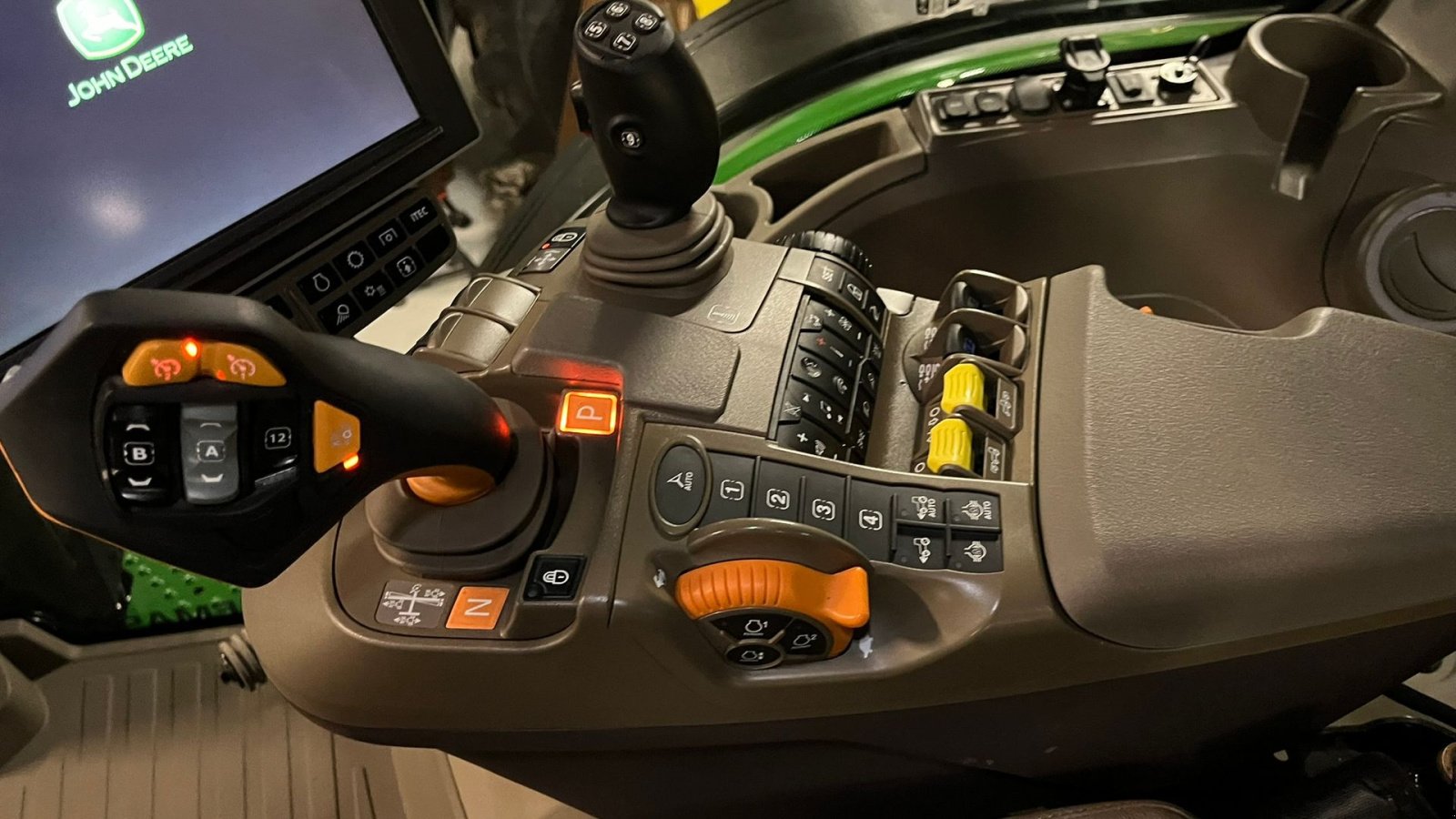 Traktor Türe ait John Deere 7R 330 Signature Edition, Gebrauchtmaschine içinde Nørager (resim 4)