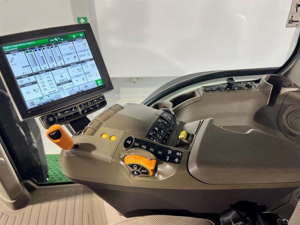 Traktor des Typs John Deere 7R 330 SOLGT!!! GPS klar. Stor monitor 4600 ( 10" ). Luftbremser. Hydrauliske bremser. E23 40 km/t., Gebrauchtmaschine in Kolding (Bild 3)