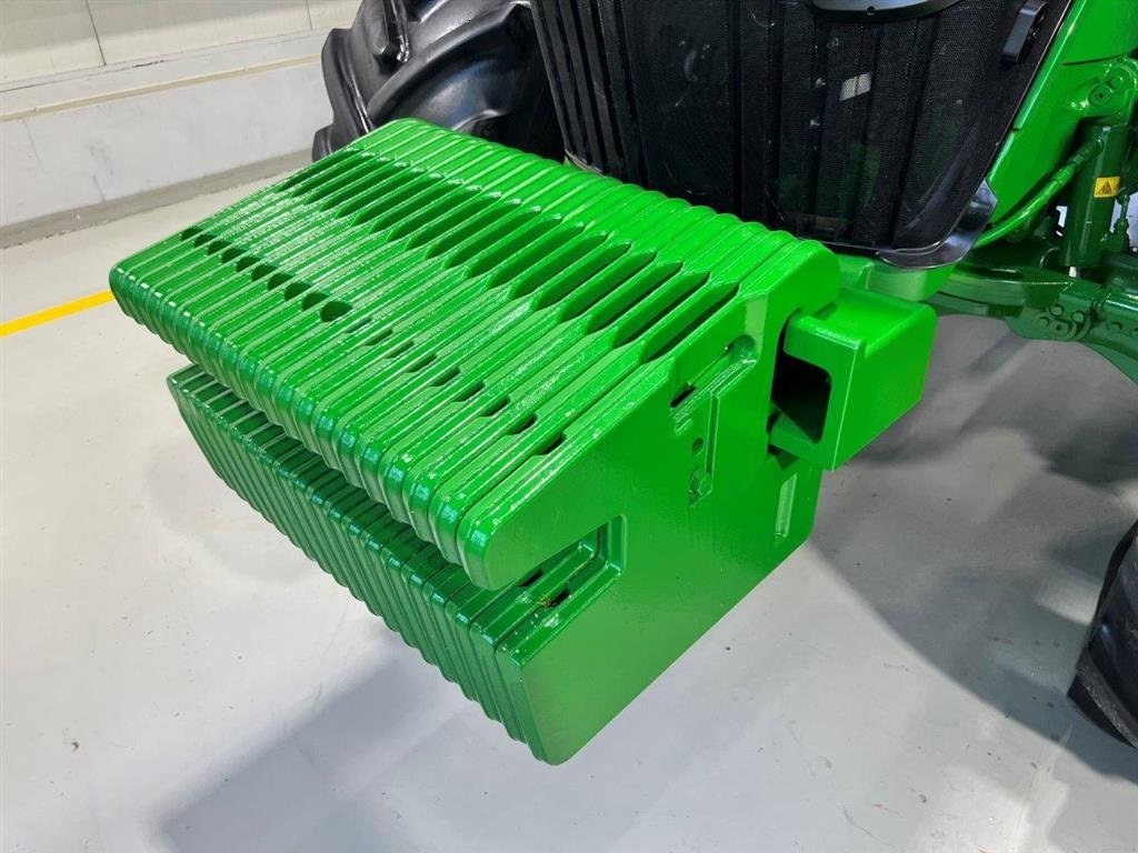 Traktor des Typs John Deere 7R 330 SOLGT!!! GPS klar. Stor monitor 4600 ( 10" ). Luftbremser. Hydrauliske bremser. E23 40 km/t., Gebrauchtmaschine in Kolding (Bild 11)