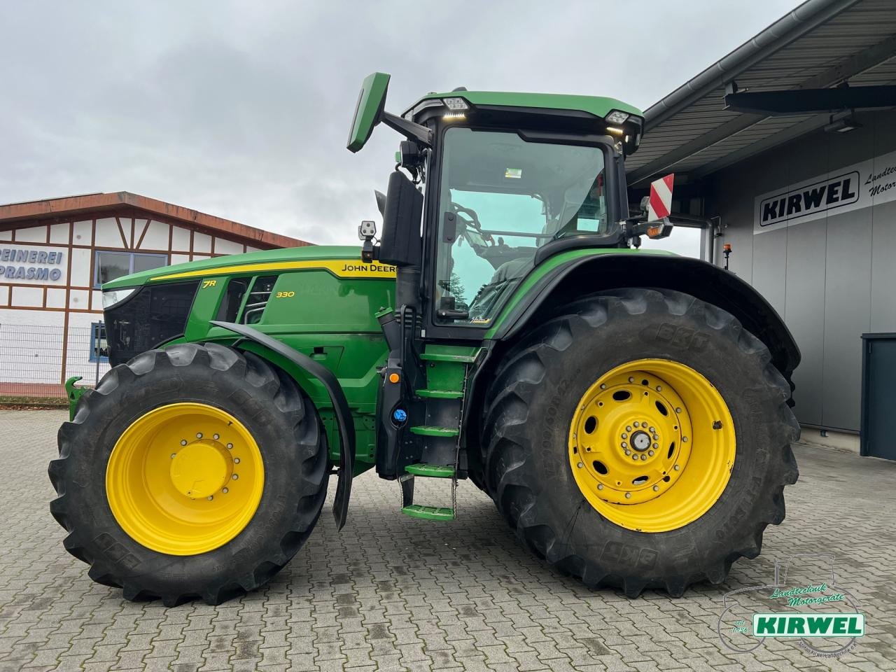 Traktor Türe ait John Deere 7R 330, Gebrauchtmaschine içinde Blankenheim (resim 3)