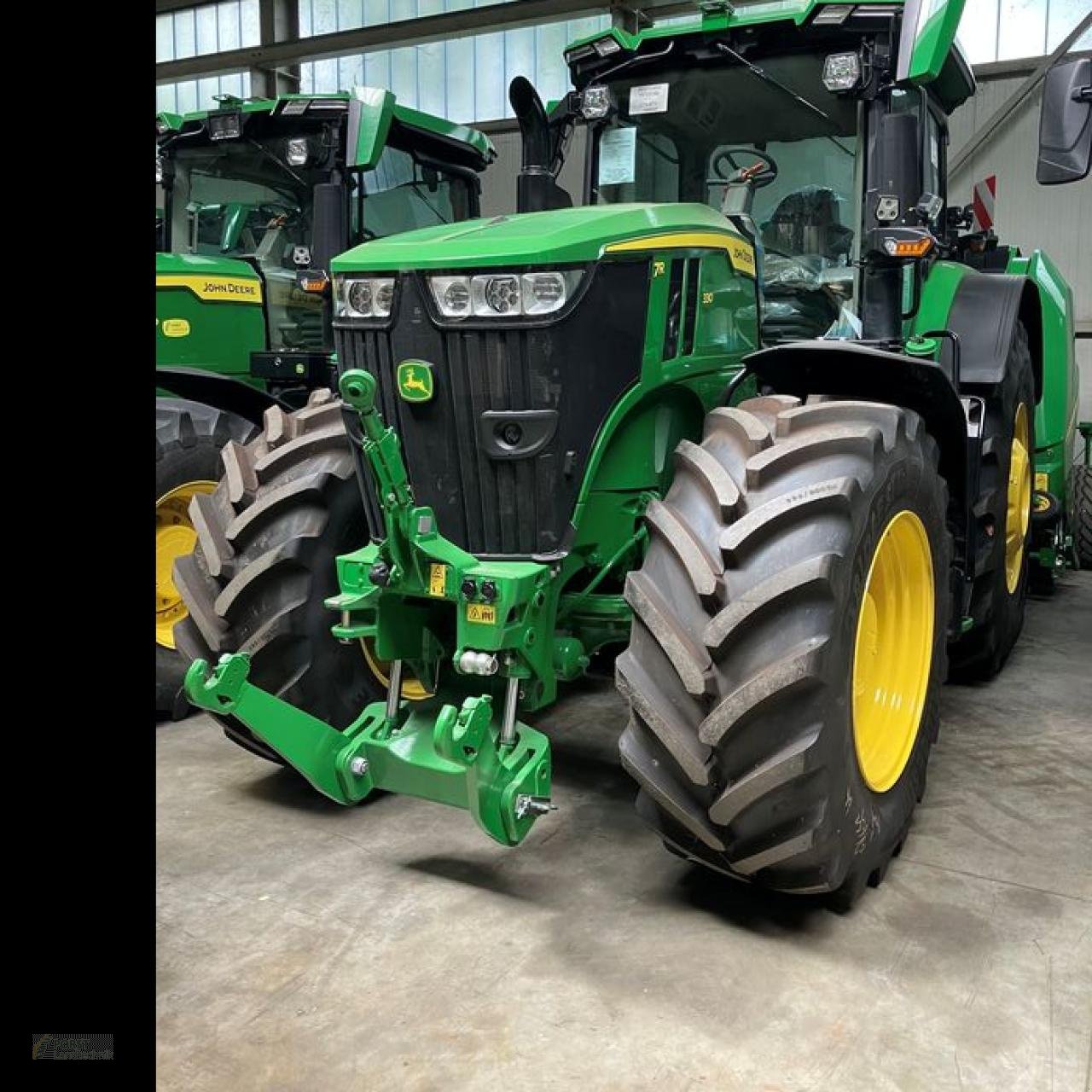 Traktor des Typs John Deere 7R 330, Neumaschine in Jahnatal (Bild 1)