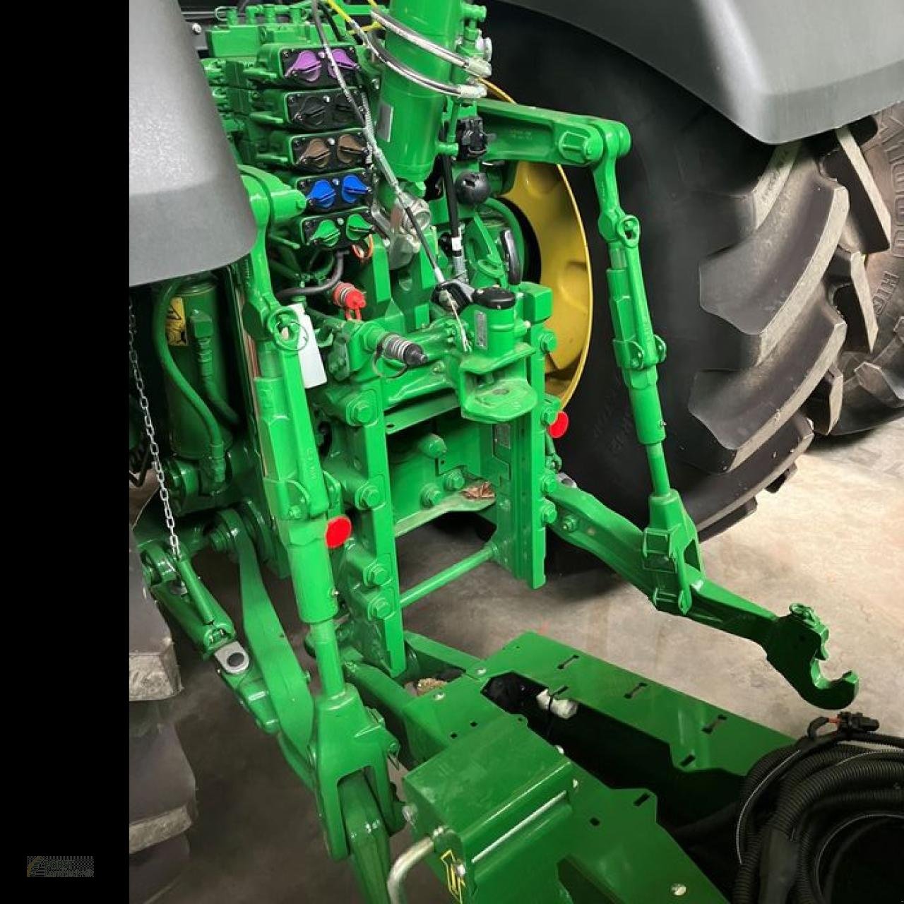 Traktor des Typs John Deere 7R 330, Neumaschine in Jahnatal (Bild 2)