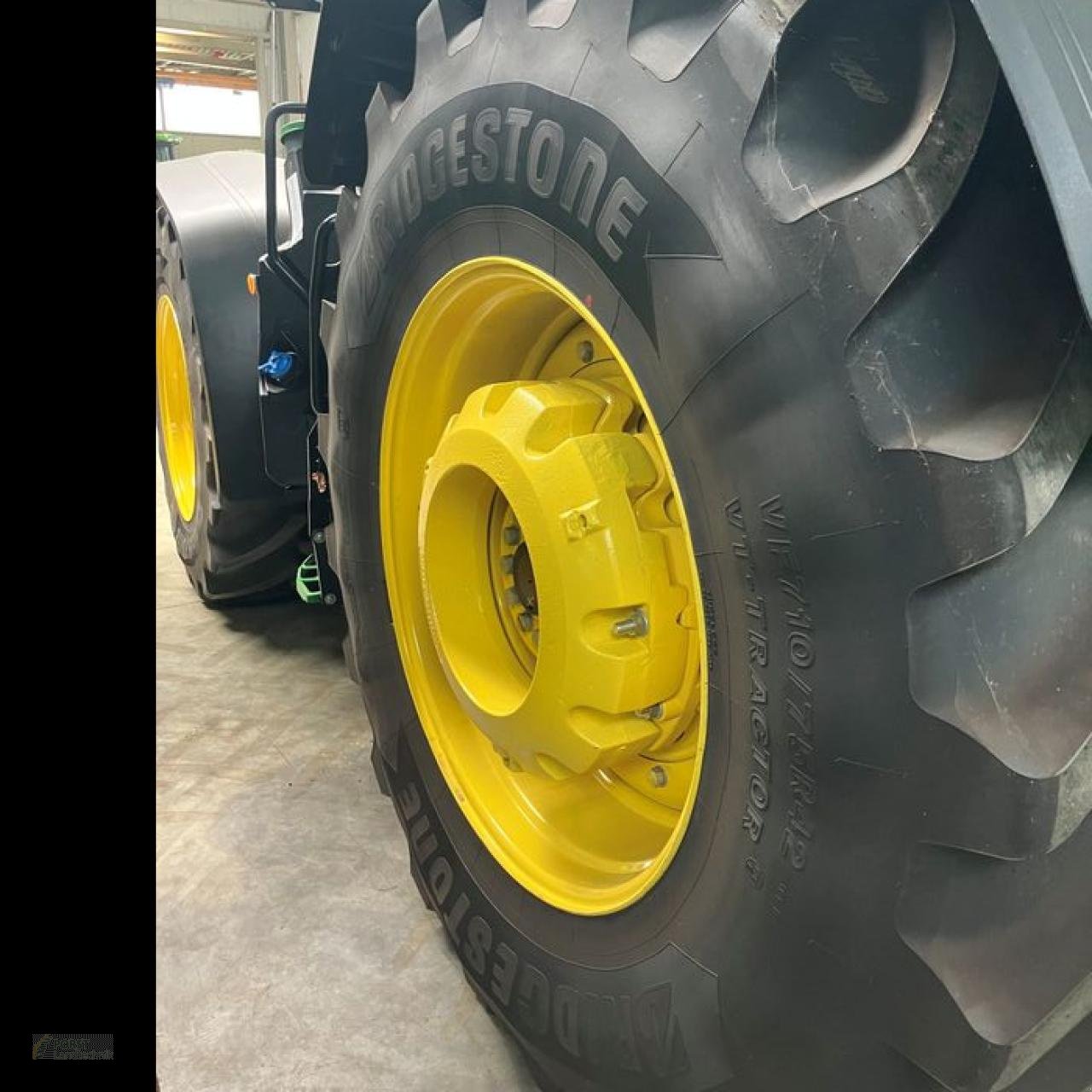 Traktor des Typs John Deere 7R 330, Neumaschine in Jahnatal (Bild 4)