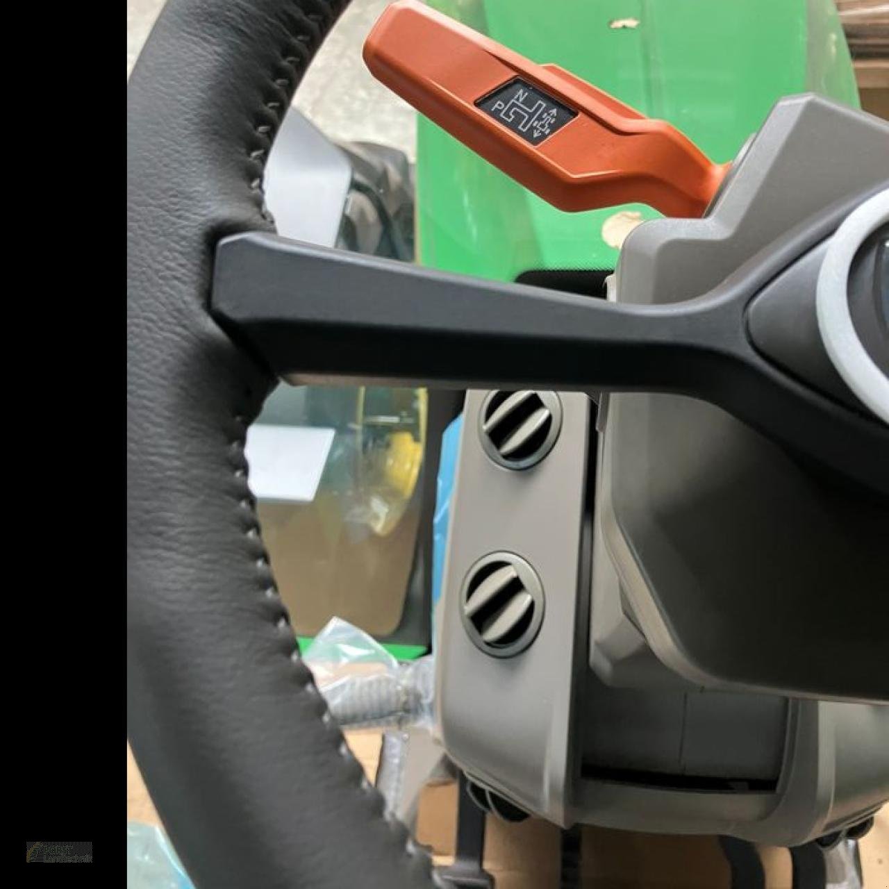 Traktor des Typs John Deere 7R 330, Neumaschine in Jahnatal (Bild 8)