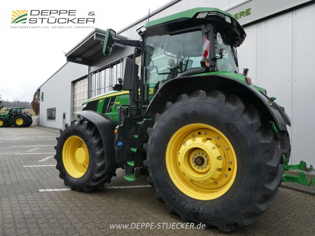 Traktor типа John Deere 7R 330, Gebrauchtmaschine в Lauterberg/Barbis (Фотография 3)