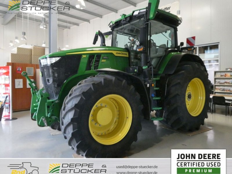 Traktor des Typs John Deere 7R 330, Gebrauchtmaschine in Lauterberg/Barbis (Bild 1)