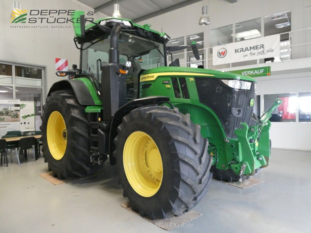 Traktor типа John Deere 7R 330, Gebrauchtmaschine в Lauterberg/Barbis (Фотография 4)