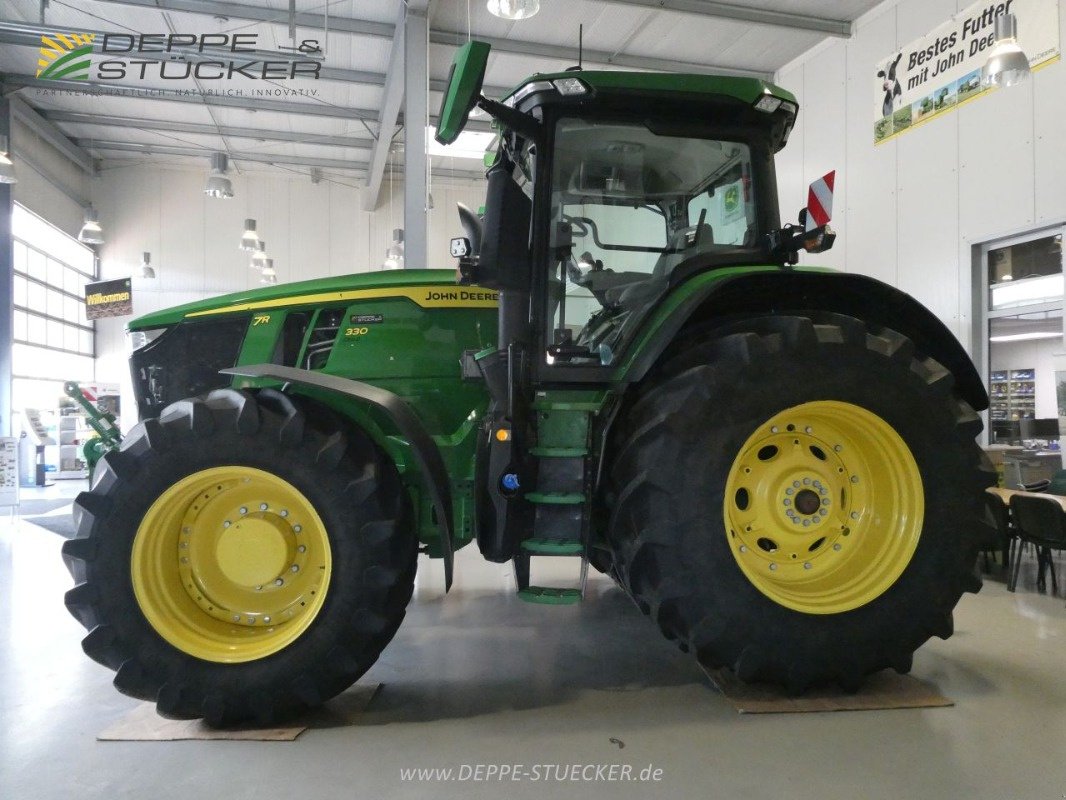 Traktor типа John Deere 7R 330, Gebrauchtmaschine в Lauterberg/Barbis (Фотография 11)