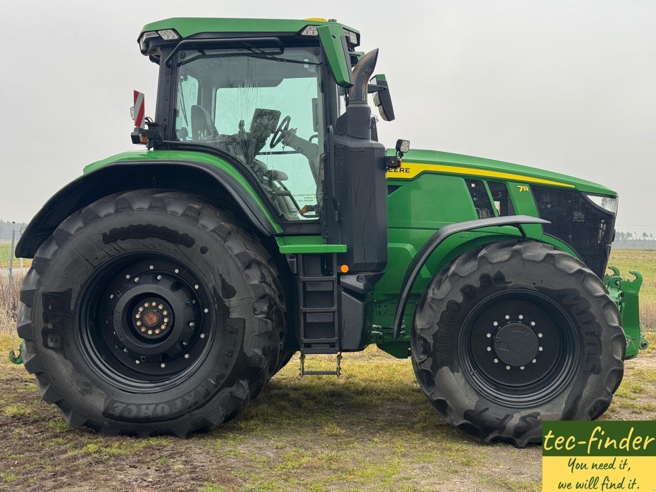 Traktor от тип John Deere 7R 330, Gebrauchtmaschine в Könnern (Снимка 5)