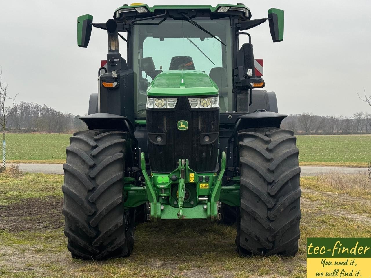 Traktor от тип John Deere 7R 330, Gebrauchtmaschine в Könnern (Снимка 8)