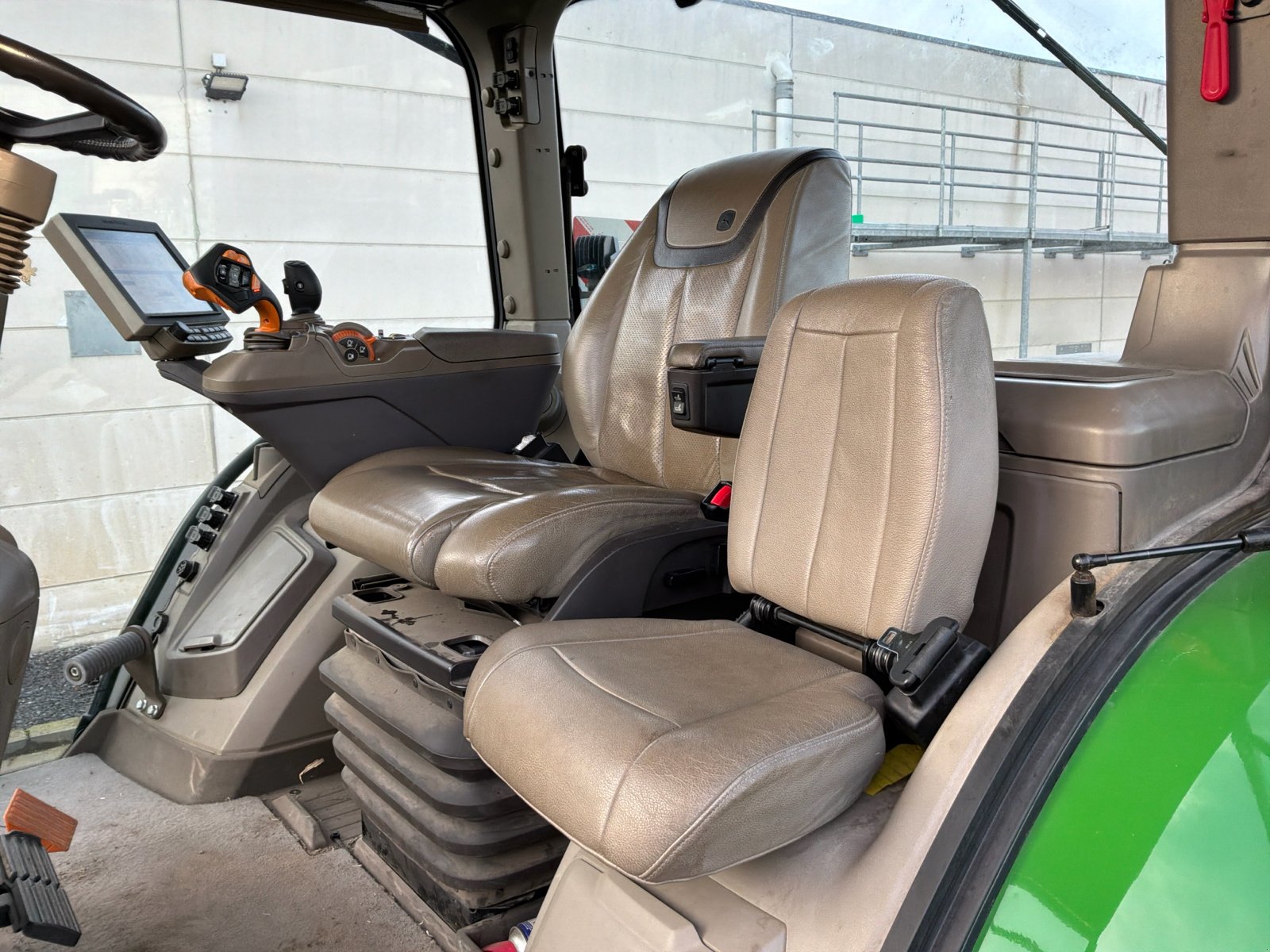 Traktor typu John Deere 7R 330, Gebrauchtmaschine v Aarschot (Obrázek 9)