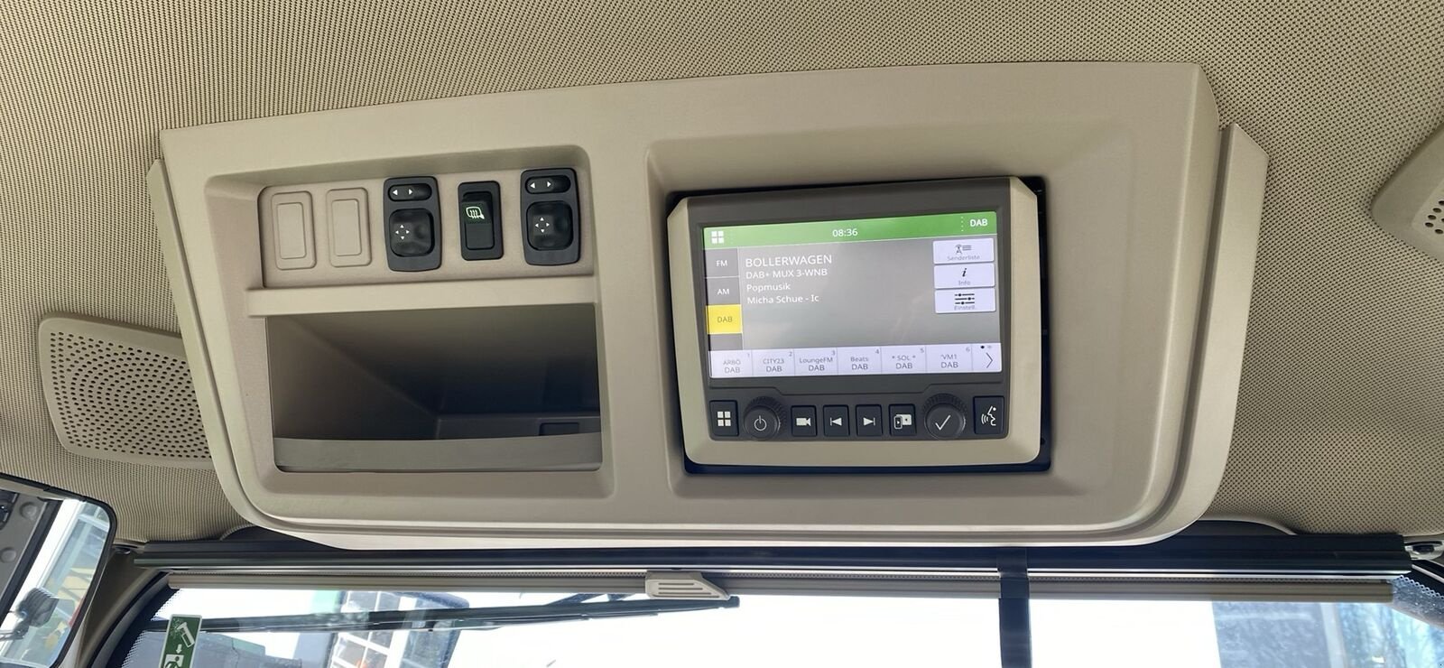 Traktor типа John Deere 7R 330, Vorführmaschine в Bruck/Leitha (Фотография 15)