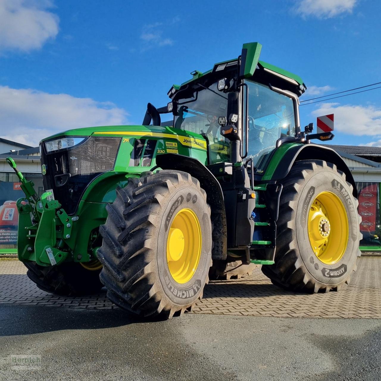 Traktor des Typs John Deere 7R 330, Gebrauchtmaschine in Drebach (Bild 1)