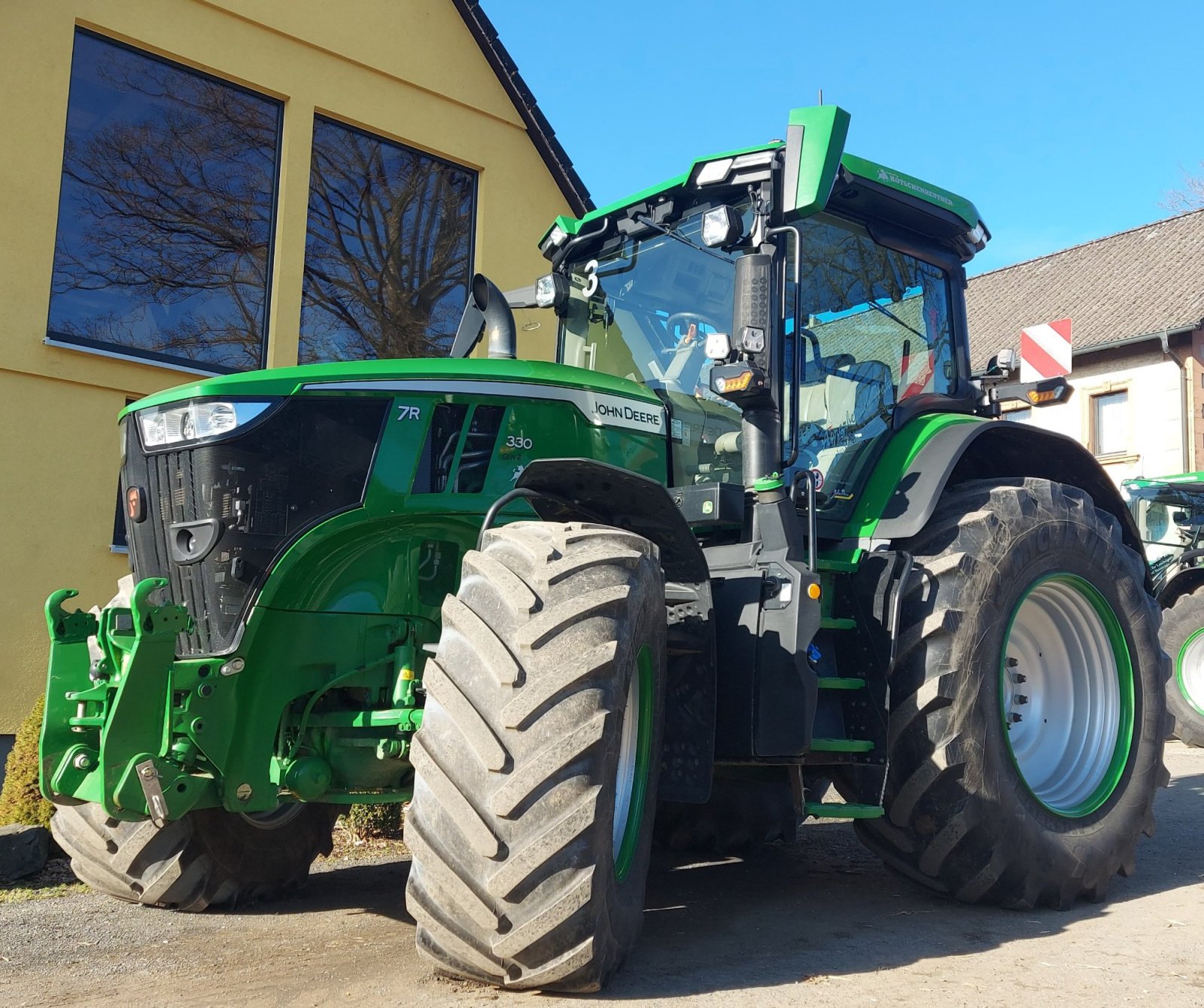 Traktor des Typs John Deere 7R 330, Gebrauchtmaschine in Kupferberg (Bild 1)