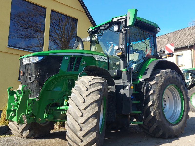 Traktor van het type John Deere 7R 330, Gebrauchtmaschine in Kupferberg (Foto 1)