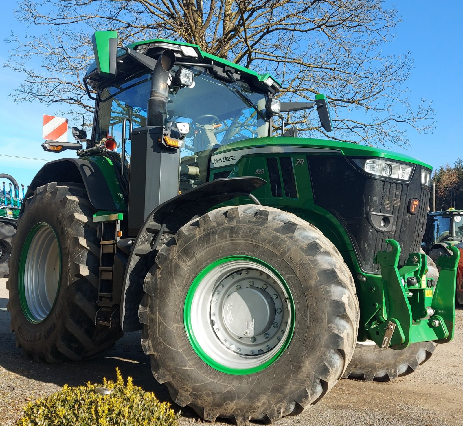 Traktor des Typs John Deere 7R 330, Gebrauchtmaschine in Kupferberg (Bild 2)