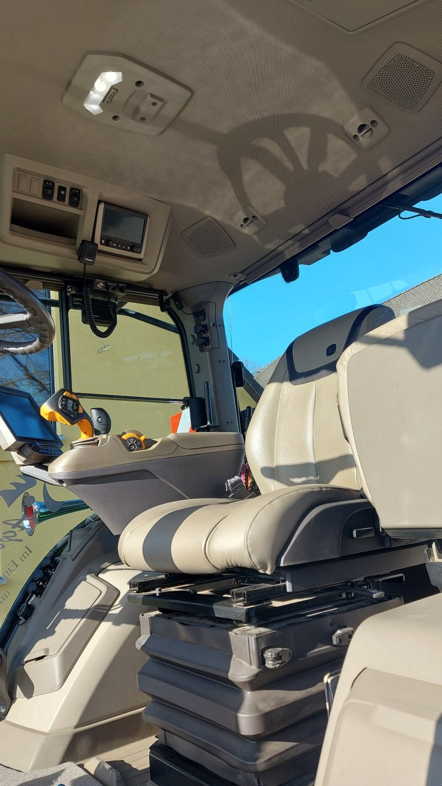 Traktor des Typs John Deere 7R 330, Gebrauchtmaschine in Kupferberg (Bild 8)