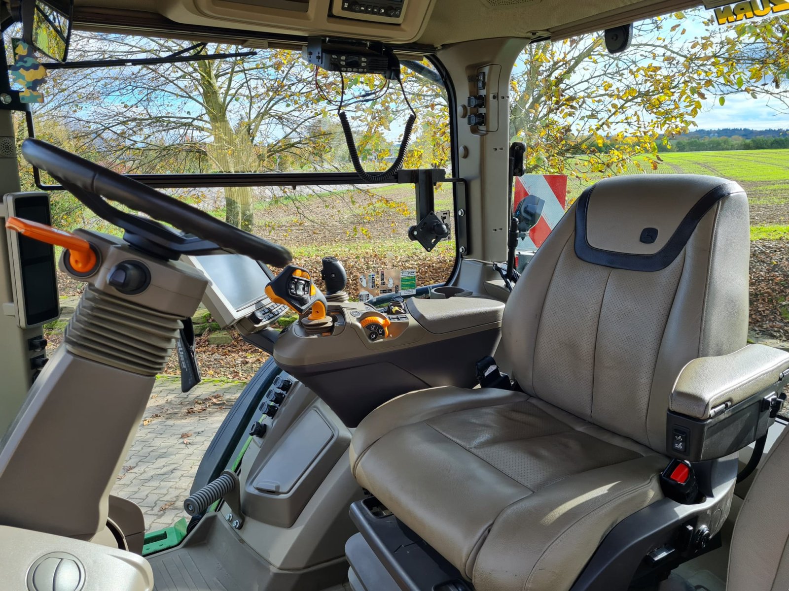 Traktor of the type John Deere 7R 330, Gebrauchtmaschine in Walldürn (Picture 2)