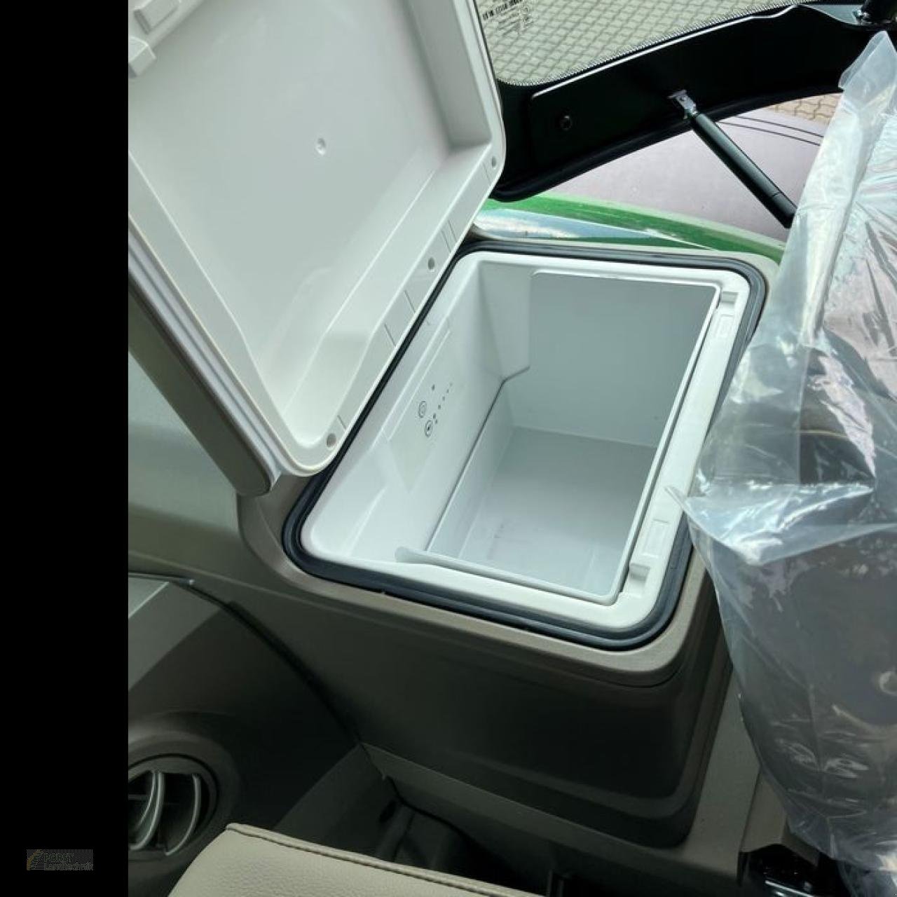 Traktor of the type John Deere 7R 350, Neumaschine in Jahnatal (Picture 7)