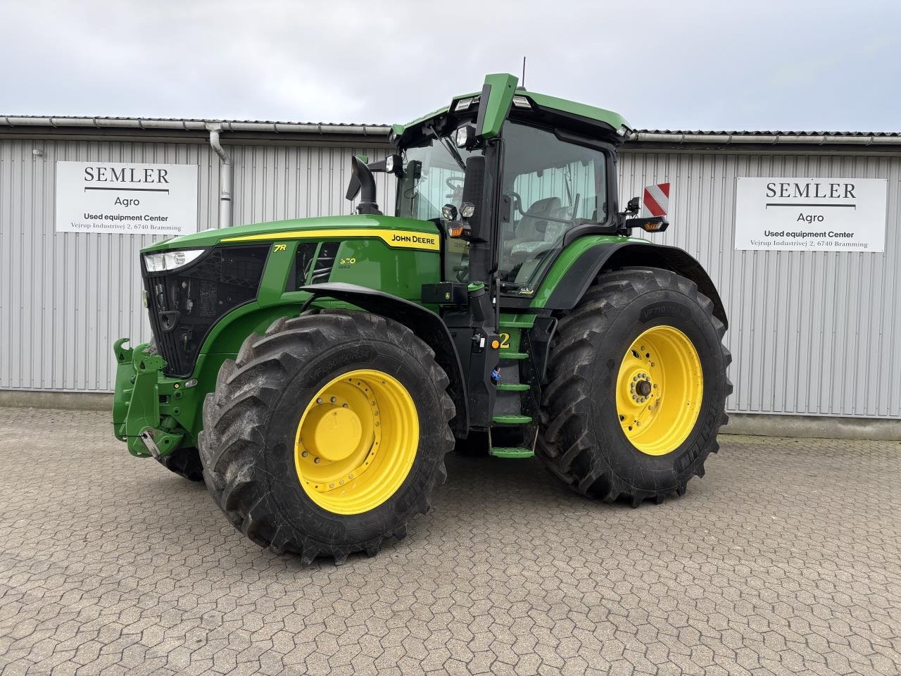 Traktor типа John Deere 7R 350, Gebrauchtmaschine в Brønderslev (Фотография 1)