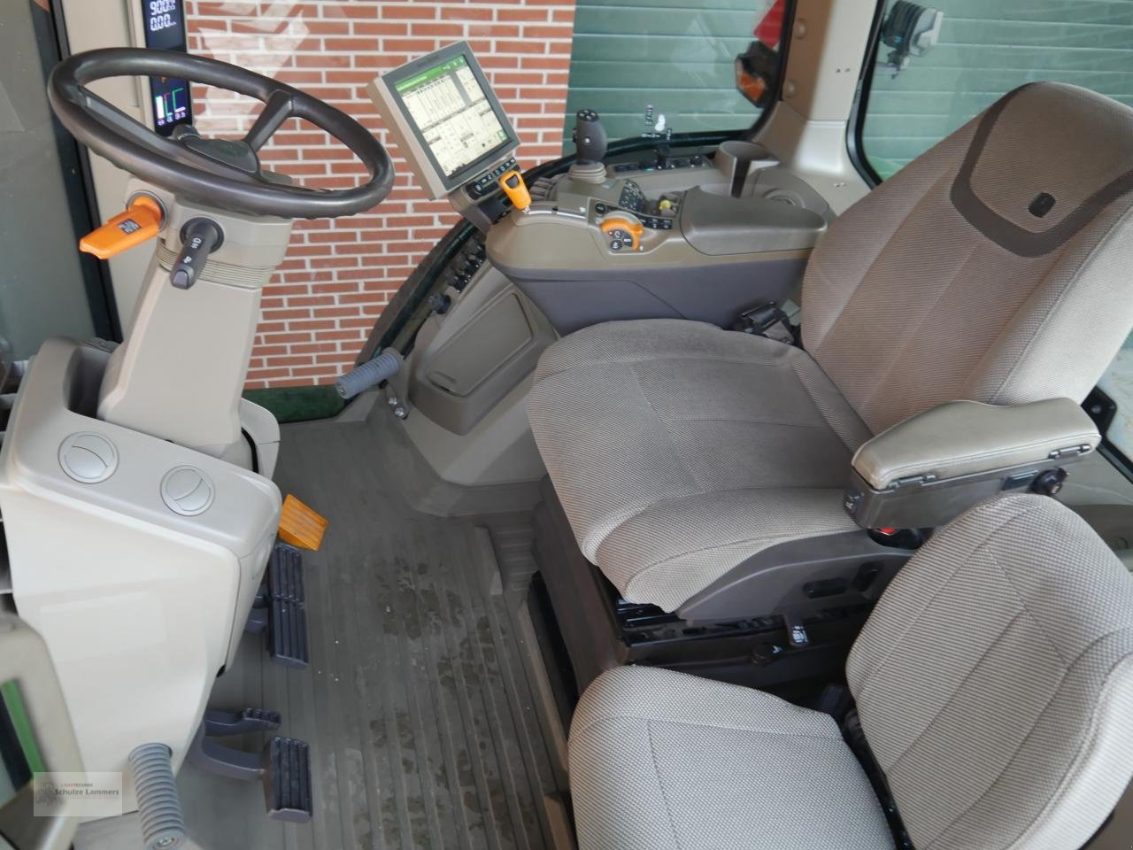 Traktor от тип John Deere 7R250 Gen2 AP *neu bereift*, Gebrauchtmaschine в Borken (Снимка 12)