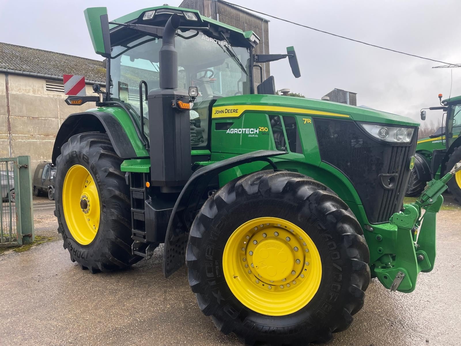 Traktor типа John Deere 7R250, Gebrauchtmaschine в BOSC LE HARD (Фотография 4)