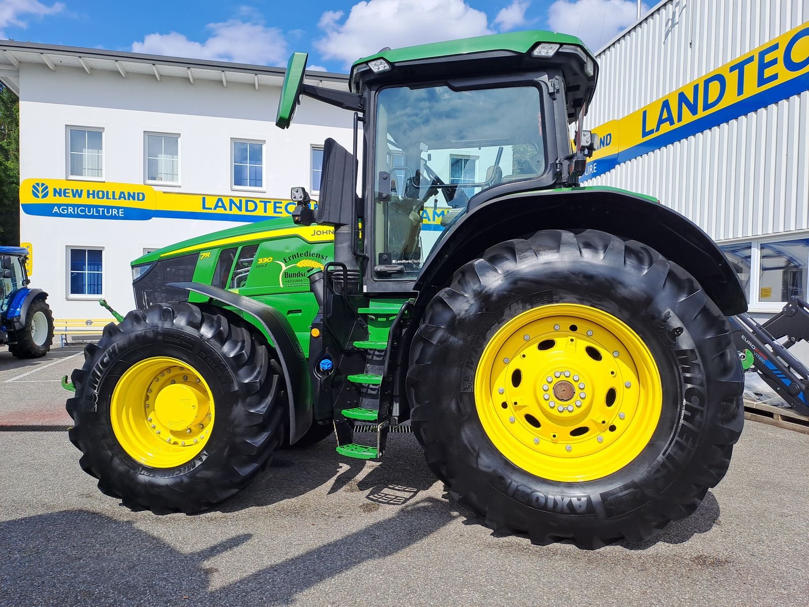 Traktor of the type John Deere 7R.330 AutoPowr, Gebrauchtmaschine in Burgkirchen (Picture 12)