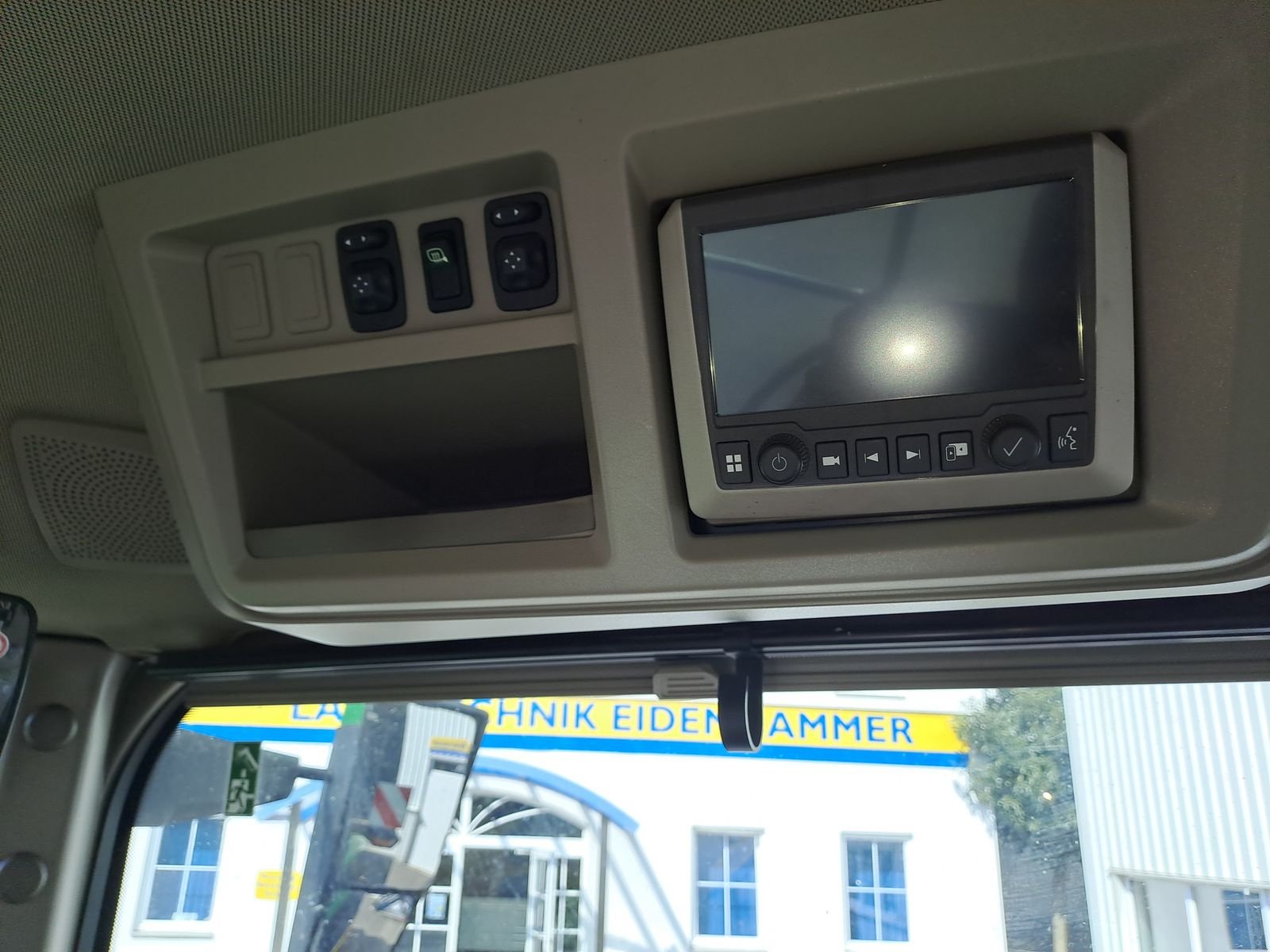 Traktor of the type John Deere 7R.330 AutoPowr, Gebrauchtmaschine in Burgkirchen (Picture 15)