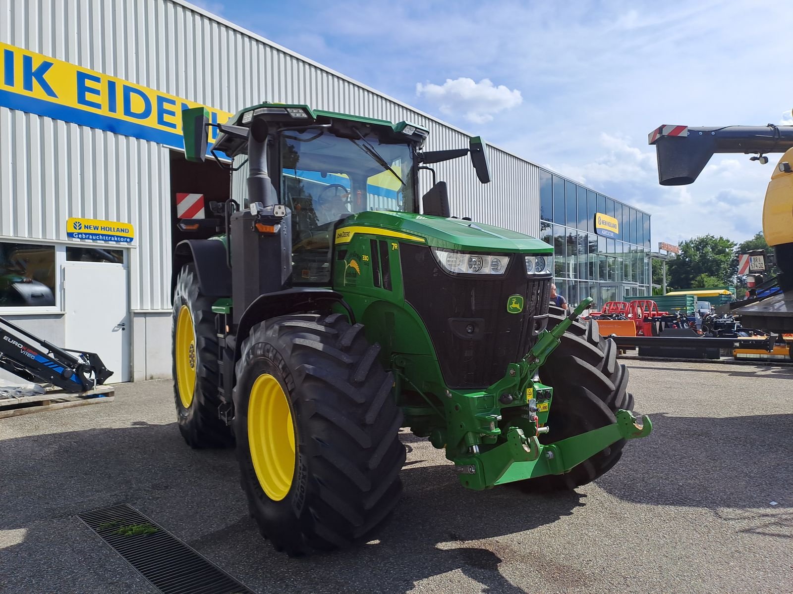Traktor of the type John Deere 7R.330 AutoPowr, Gebrauchtmaschine in Burgkirchen (Picture 4)