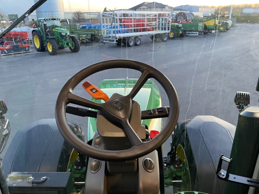 Traktor of the type John Deere 7R330, Gebrauchtmaschine in Euskirchen (Picture 14)