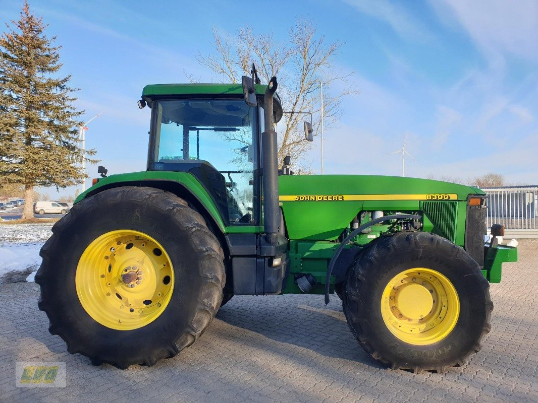 Traktor des Typs John Deere 8100, Gebrauchtmaschine in Schenkenberg (Bild 11)