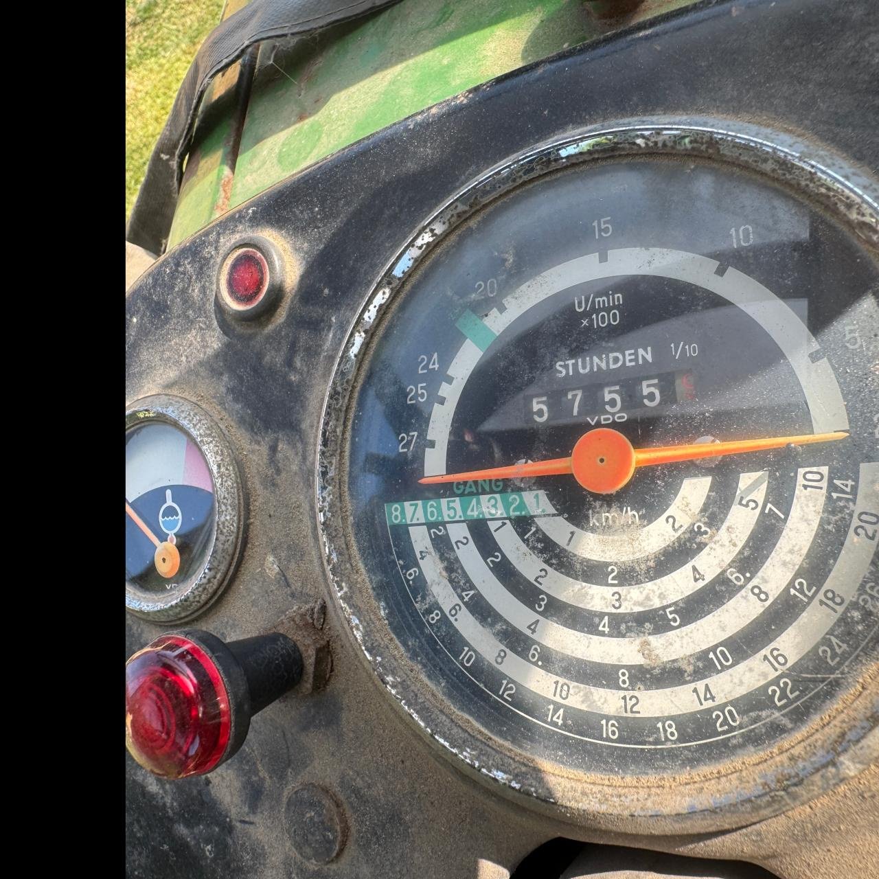 Traktor от тип John Deere 820, Gebrauchtmaschine в Könnern (Снимка 3)