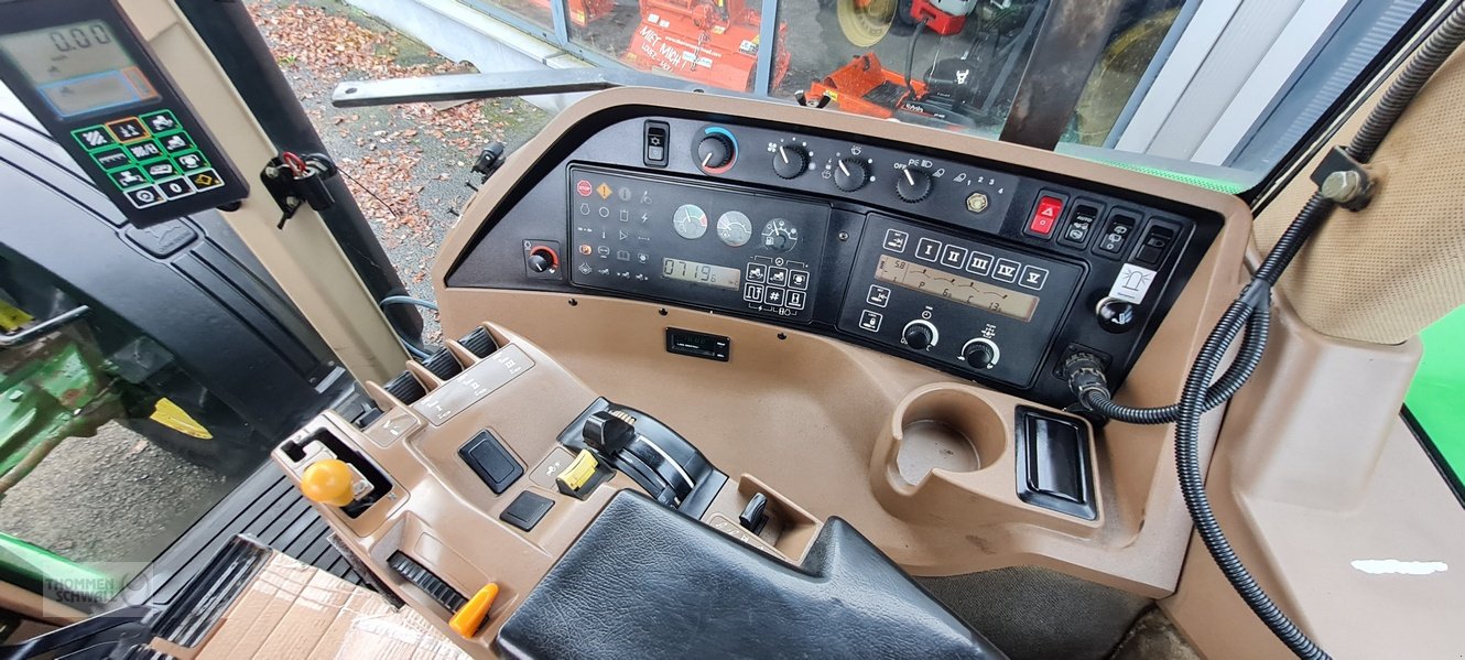 Traktor del tipo John Deere 8200 Power Shift, Gebrauchtmaschine In Crombach/St.Vith (Immagine 5)