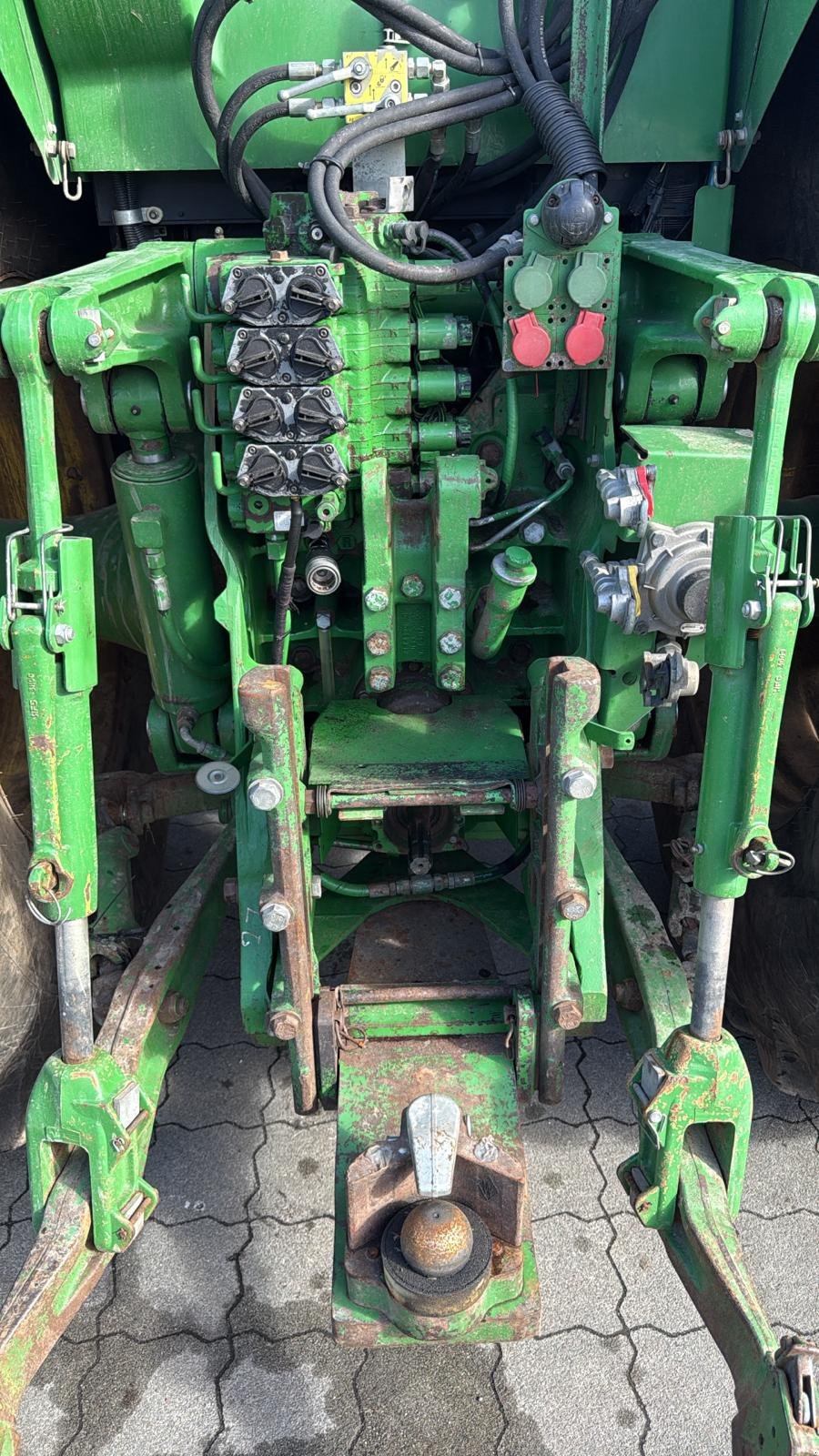 Traktor of the type John Deere 8220, Gebrauchtmaschine in Husum (Picture 5)