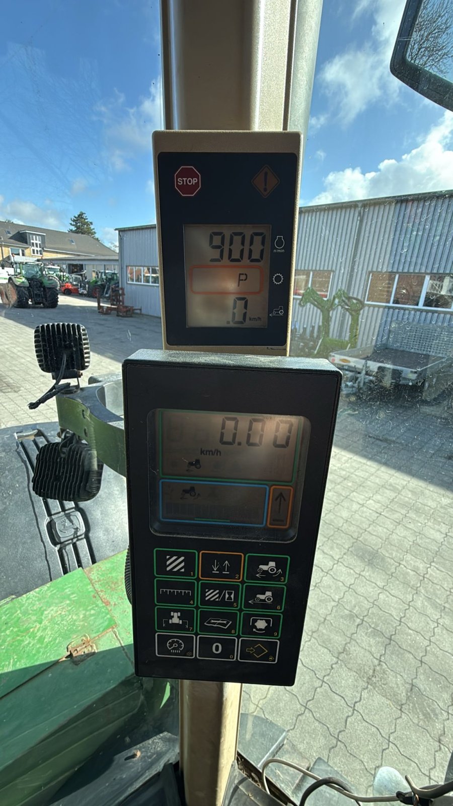 Traktor of the type John Deere 8220, Gebrauchtmaschine in Husum (Picture 14)